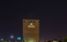 Quality Inn & Suites Cincinnati Downtown